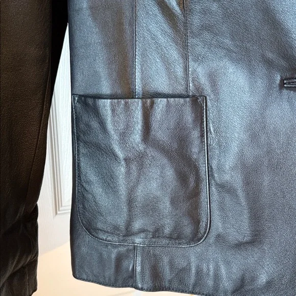 Womens leather jacket size L 12/14, black. Like new, very clean - Picture 6 of 10